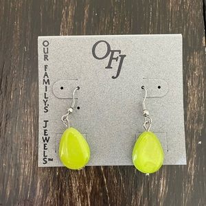 One green earrings